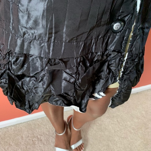 Yellow, white and black reversible jacket - Picture 7 of 8